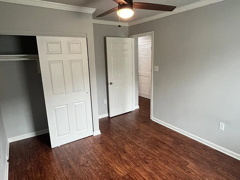 10804 Wall St — Photo 23