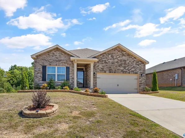 150 Maple Ridge Blvd NW, Madison, AL 35757