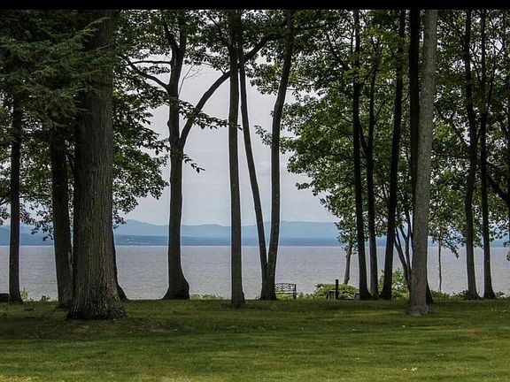 2nd image of 114 Northshore Dr #114