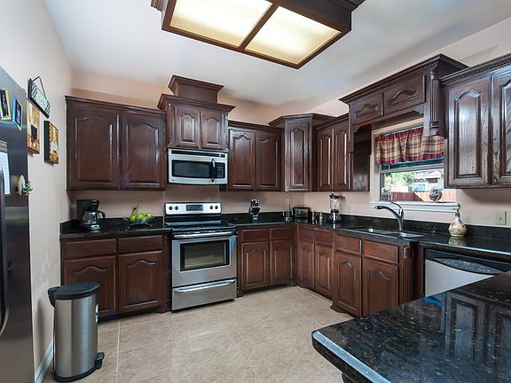 5th image of 5703 Buckeye Ct