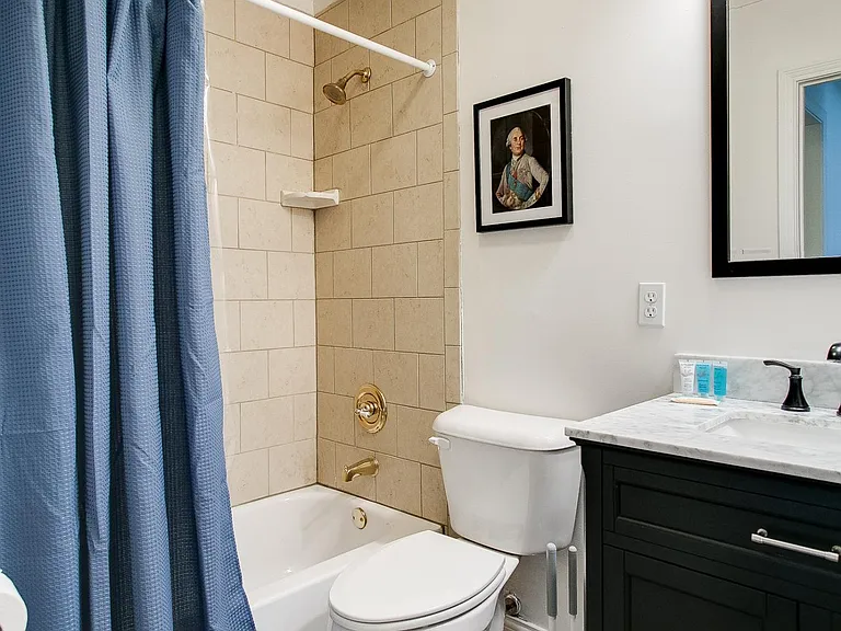1112 Logan St — Photo 18