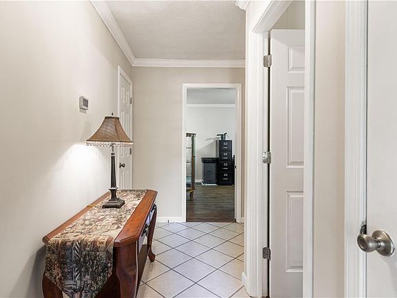 3rd image of 151 Sherwood Forest Cir