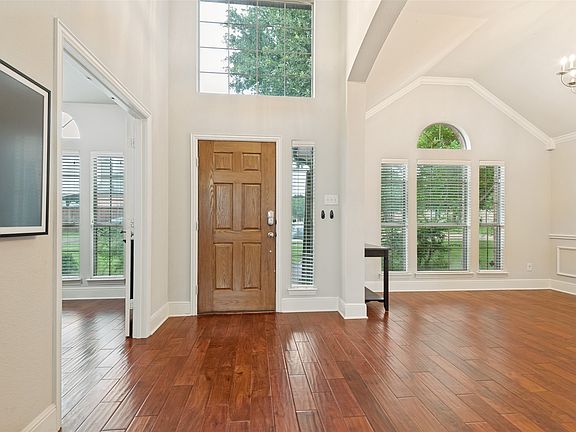 2nd image of 7891 Raintree Way