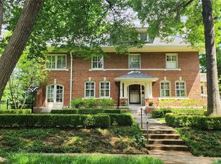 220 W 53rd St, Kansas City, MO 64112