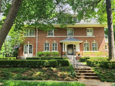 220 W 53rd St, Kansas City, MO, 64112