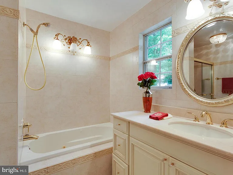 10522 Brevity Dr — Photo 14