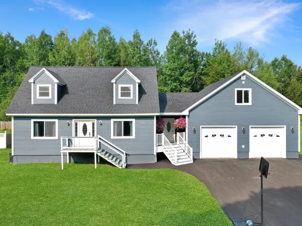17 Maple Street, Mapleton, ME 04757