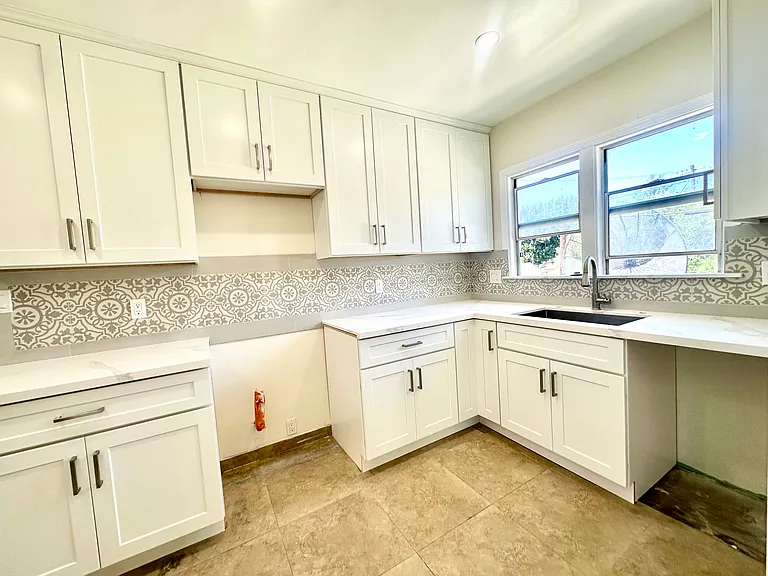 5989 Guthrie Ave #4 — Photo 3