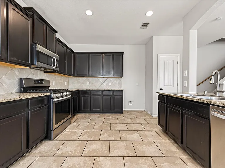 1326 Seagler Pond Ln — Photo 22