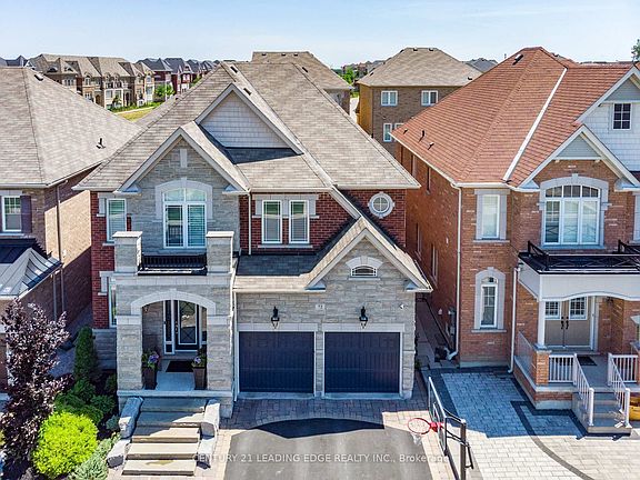 3rd image of 72 Pelister Dr