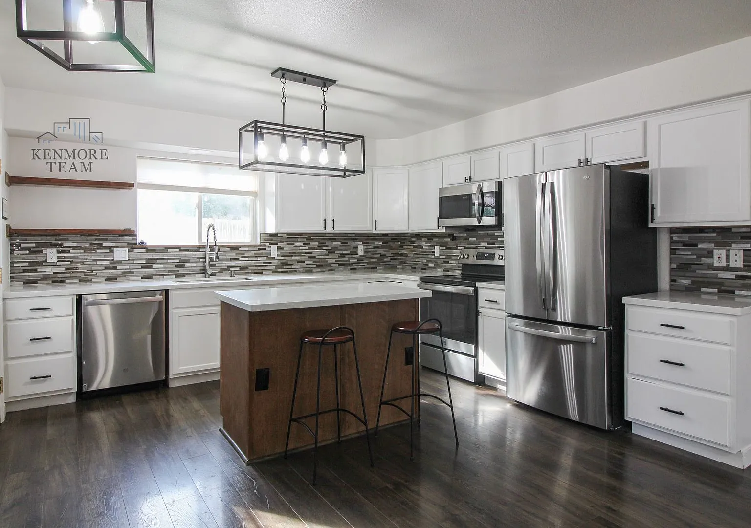 4 Bedroom, 2.5 Bath Home in Kennewick — Photo 2