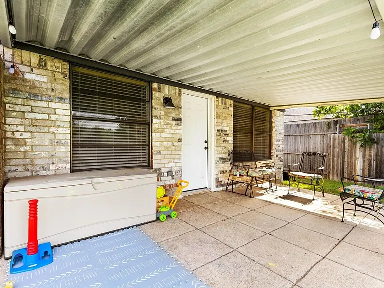1109 Tobie Layne St — Photo 22