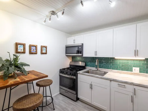 79-7261 Nahenahe Loop APT 202, Kealakekua, HI 96750