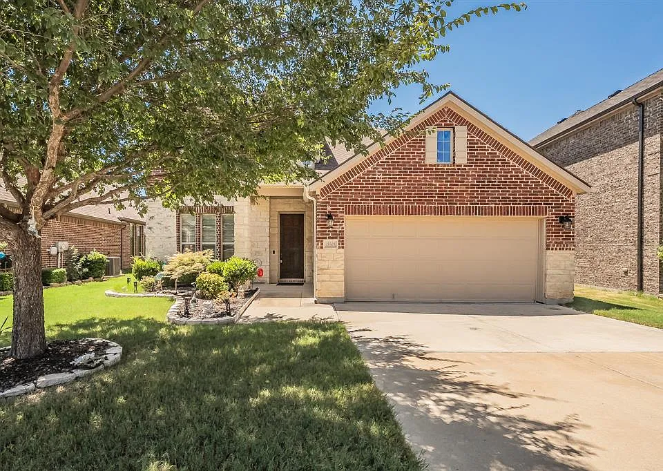 15505 Bluffdale Dr