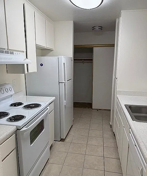 WB 203 Move in picture