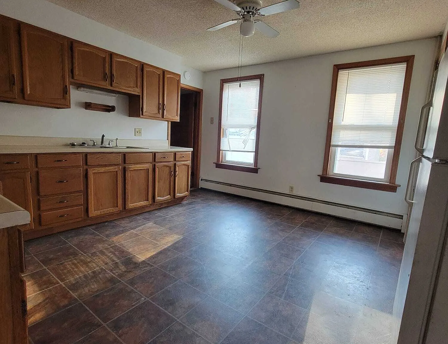 2 bed, 1.0 bath, 936 sqft, $1,450 — Photo 3