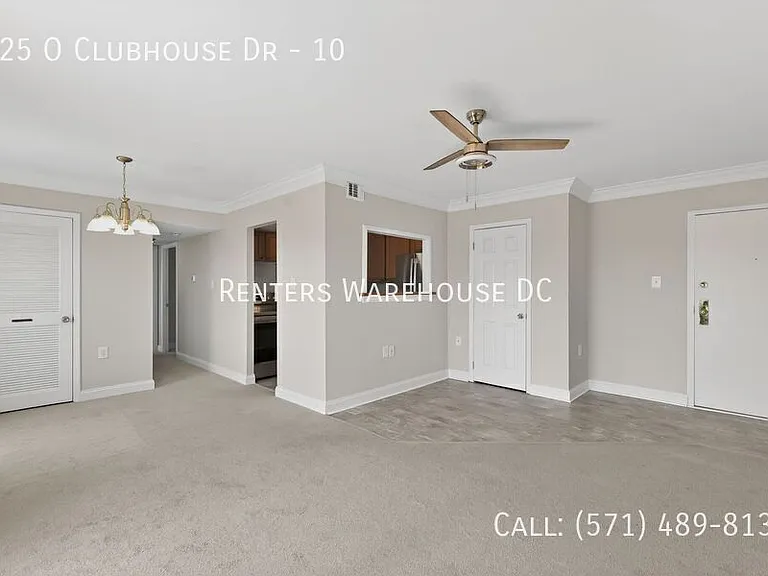 125 O'Clubhouse Dr #10 — Photo 2