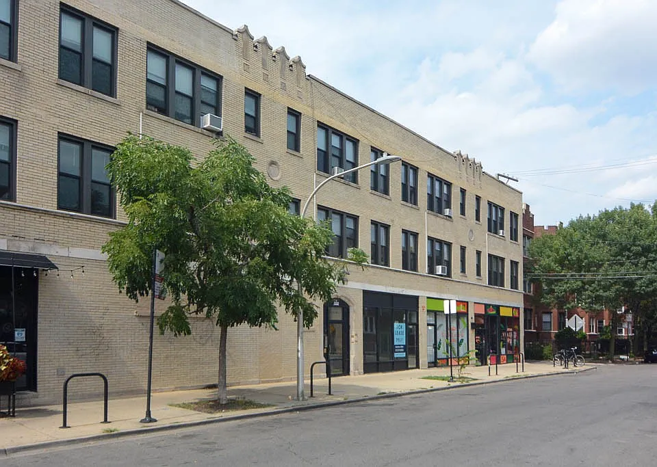 2704 N Sawyer Ave #12