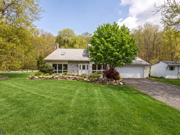 390 W Mountain Rd, Sparta Twp., NJ 07871
