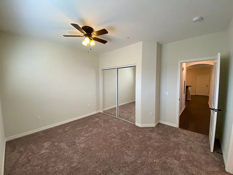 Santa Barbara Luxury Apartment Homes — Photo 12