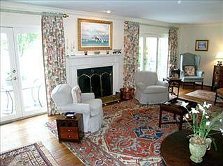 3rd image of 2061 Lakeside Dr