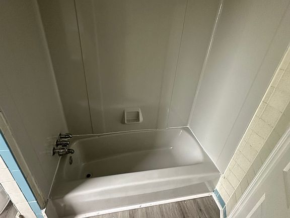 4th image of 1268 Chase St #1