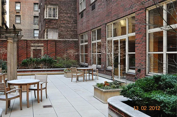 Rented by Douglas Elliman | media 27