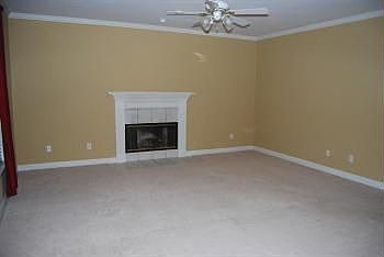 3rd image of 4571 Aylesbury Ct
