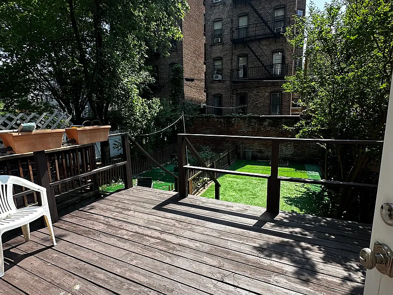 619 Willow Ave #1R — Photo 7