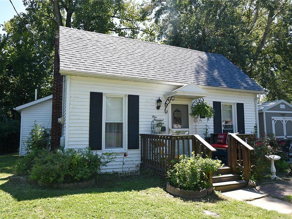 1st image of 1004 E Ward St