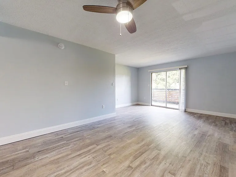 Janie B Apartments — Photo 31