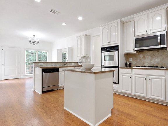 5th image of 1100 Cooper Oak Ct SE