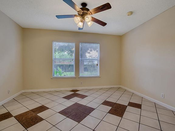 4th image of 887 Fillmore Dr