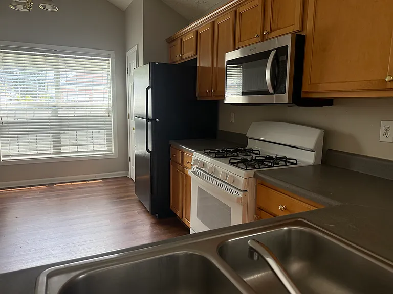 1452 Culverstone Dr — Photo 5