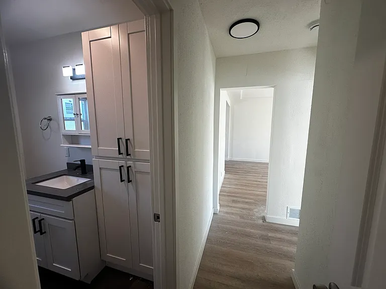 1529 3/4 W 105th St #1529-3/4 — Photo 14