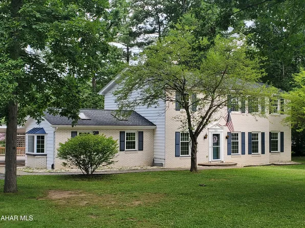 147 N Hawthorne Dr, Altoona, PA 16602