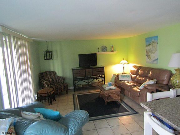 3rd image of 1533 West Ave