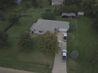 8407 Prairie Trl, Bloomington, IL 61705