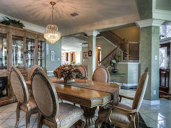 5th image of 2739 Lakeside Village Dr