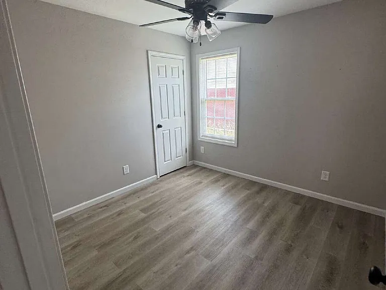 85 Smith Glen Dr — Photo 8