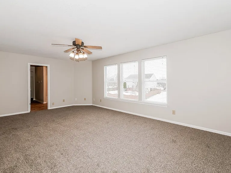 5636 N Littleton Dr — Photo 13