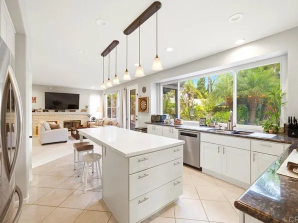 5138 Palmera Dr, Oceanside, CA 92056