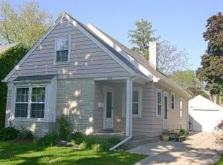 4824 N Berkeley Blvd, Whitefish Bay, WI 53217