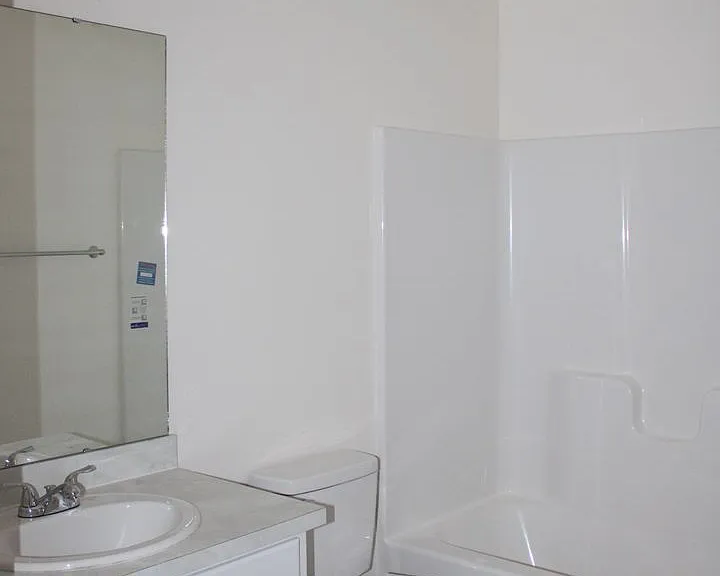 2827 Lancaster Dr — Photo 9