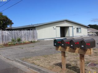 645 Bluff Ave SW, Bandon, OR 97411