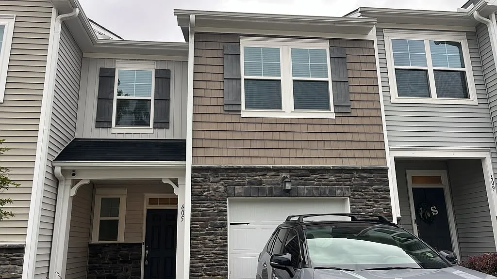 3 bed, 2.5 bath, 1680 sqft, $1,895 — Photo 2