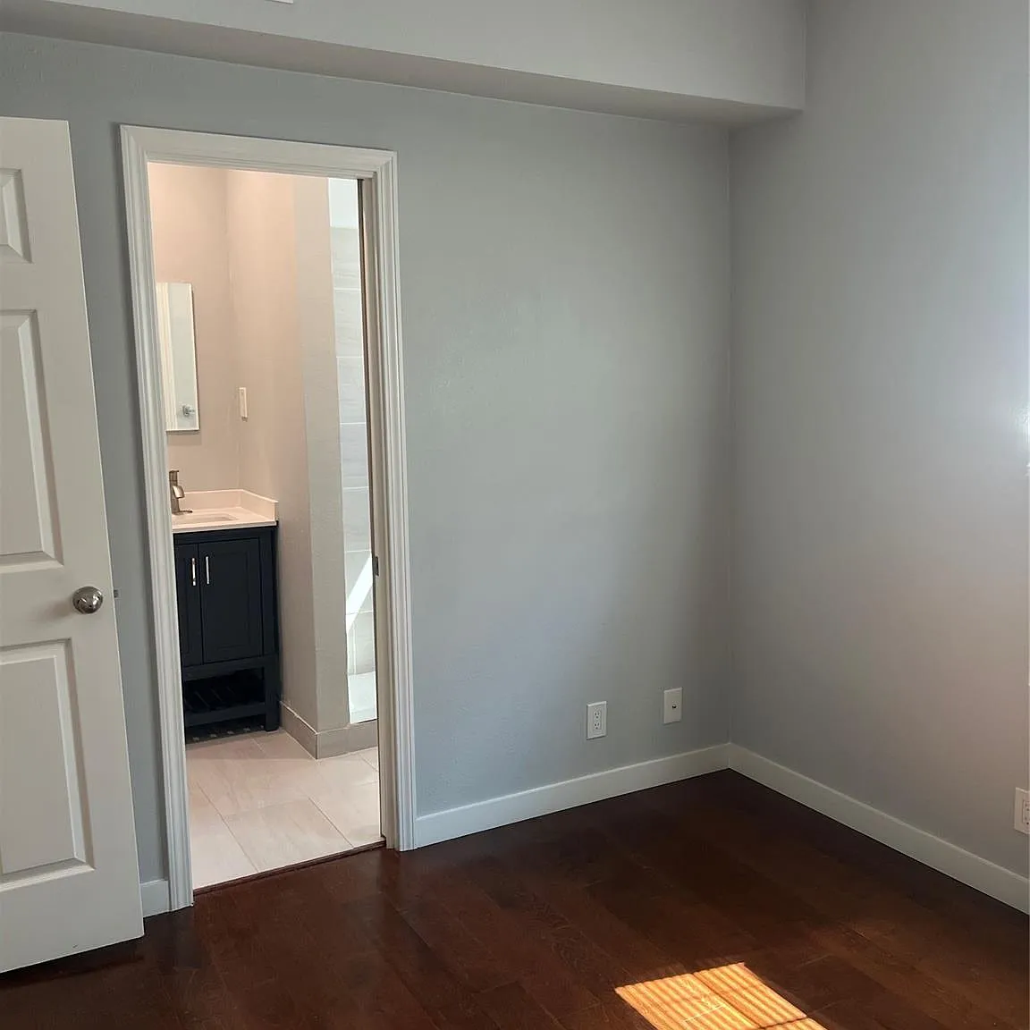 2 bed, 2.5 bath, 900 sqft, $1,700 — Photo 2