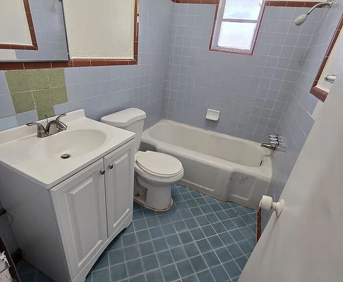 2245 S 6th Ave #18 — Photo 6