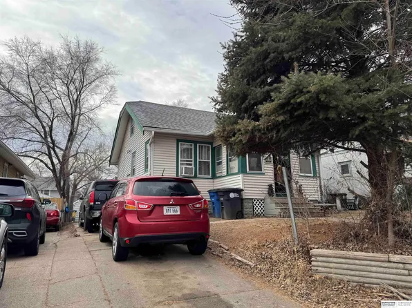 2745 Mary St, Omaha, NE 68112