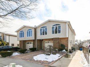 30 Bowling Green Pl, Staten Island, NY 10314